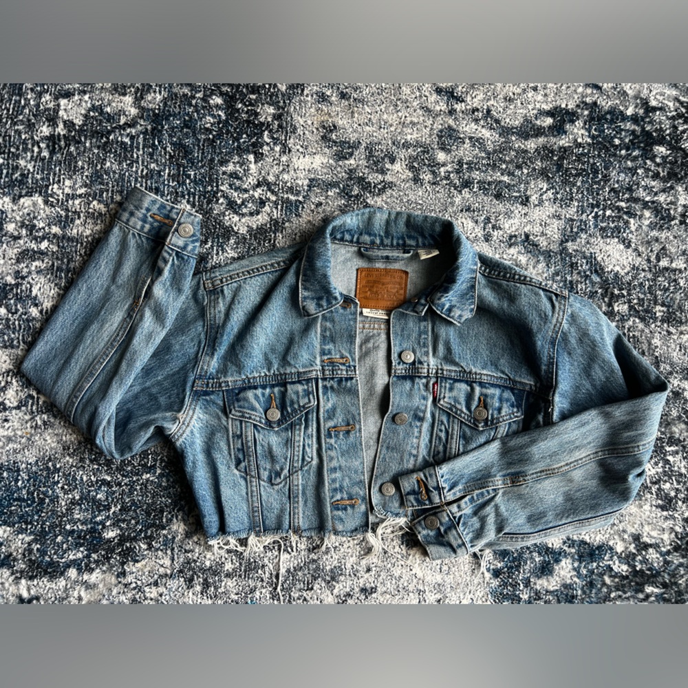 Levi Strauss XS cropped Jean jacket